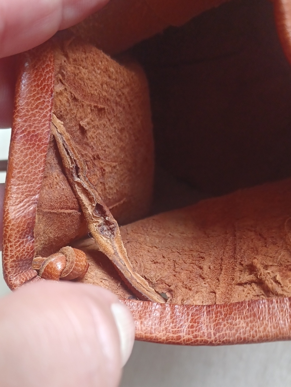 Handmade Leather Pouch - Picture 14 of 15